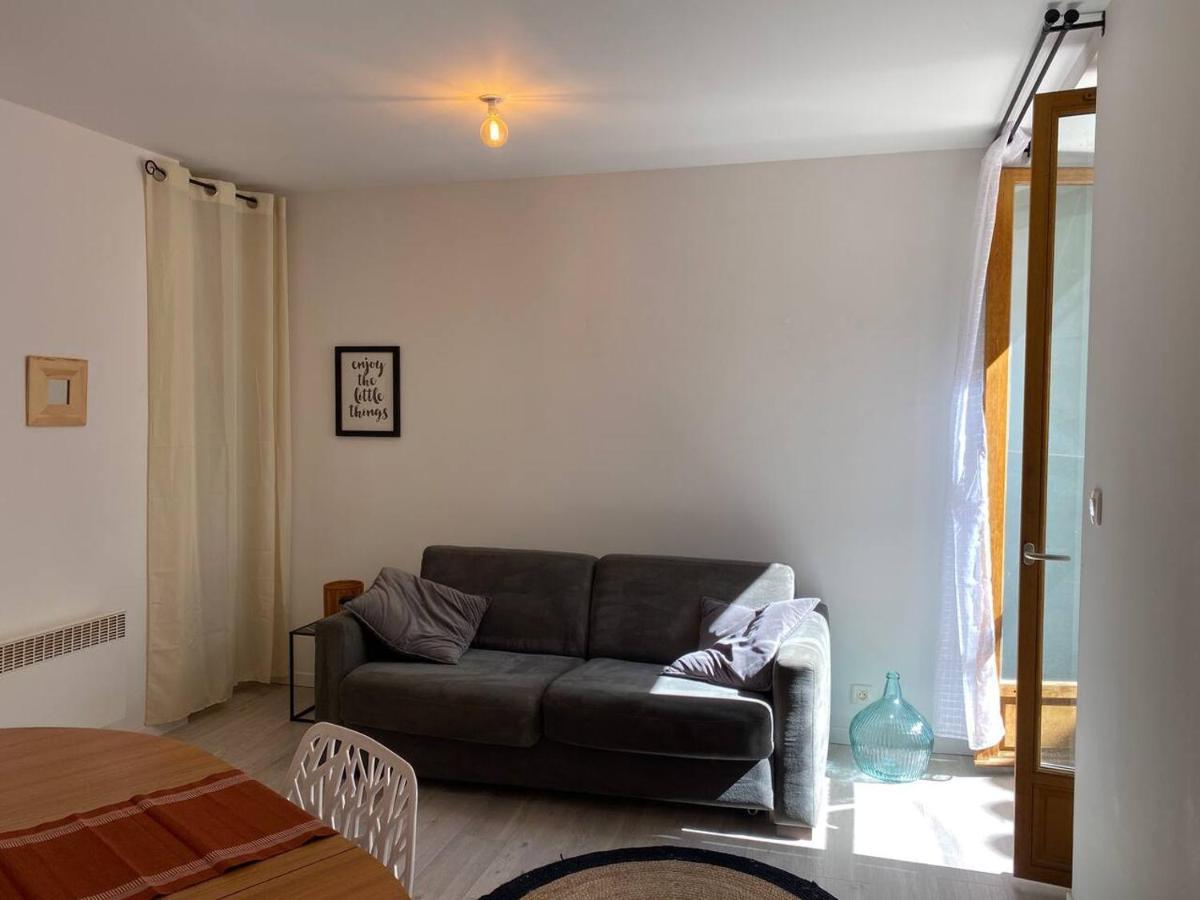 Accueillant Petit T2 Coeur De Centre Ville Lezignan-Corbieres Luaran gambar